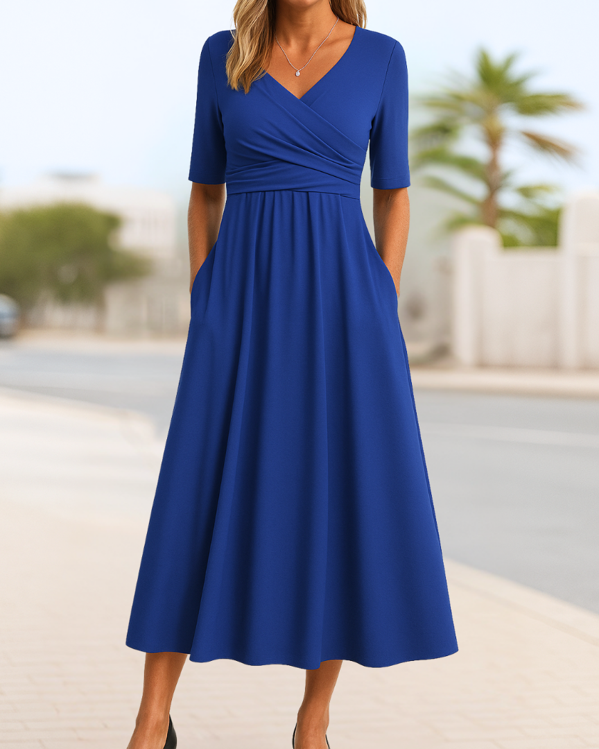 Monique™ – La robe qui incarne la maîtrise silencieuse