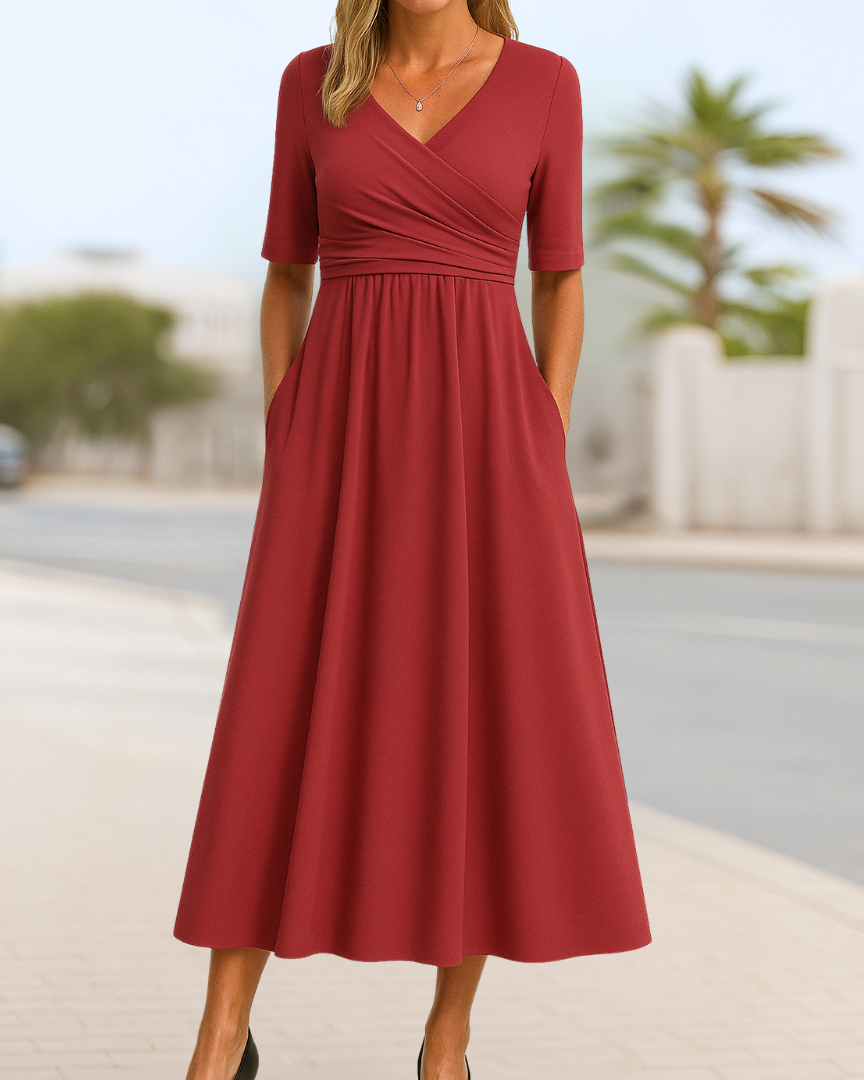 Monique™ – La robe qui incarne la maîtrise silencieuse