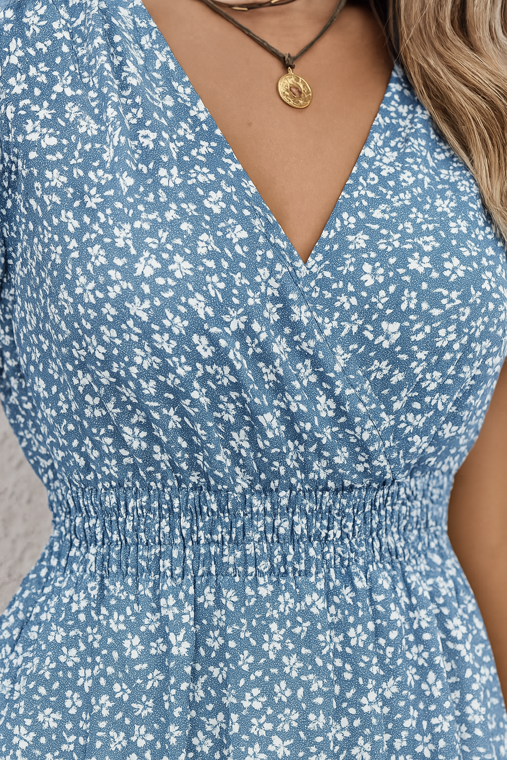 Elena – Robe d’été légère et élégante