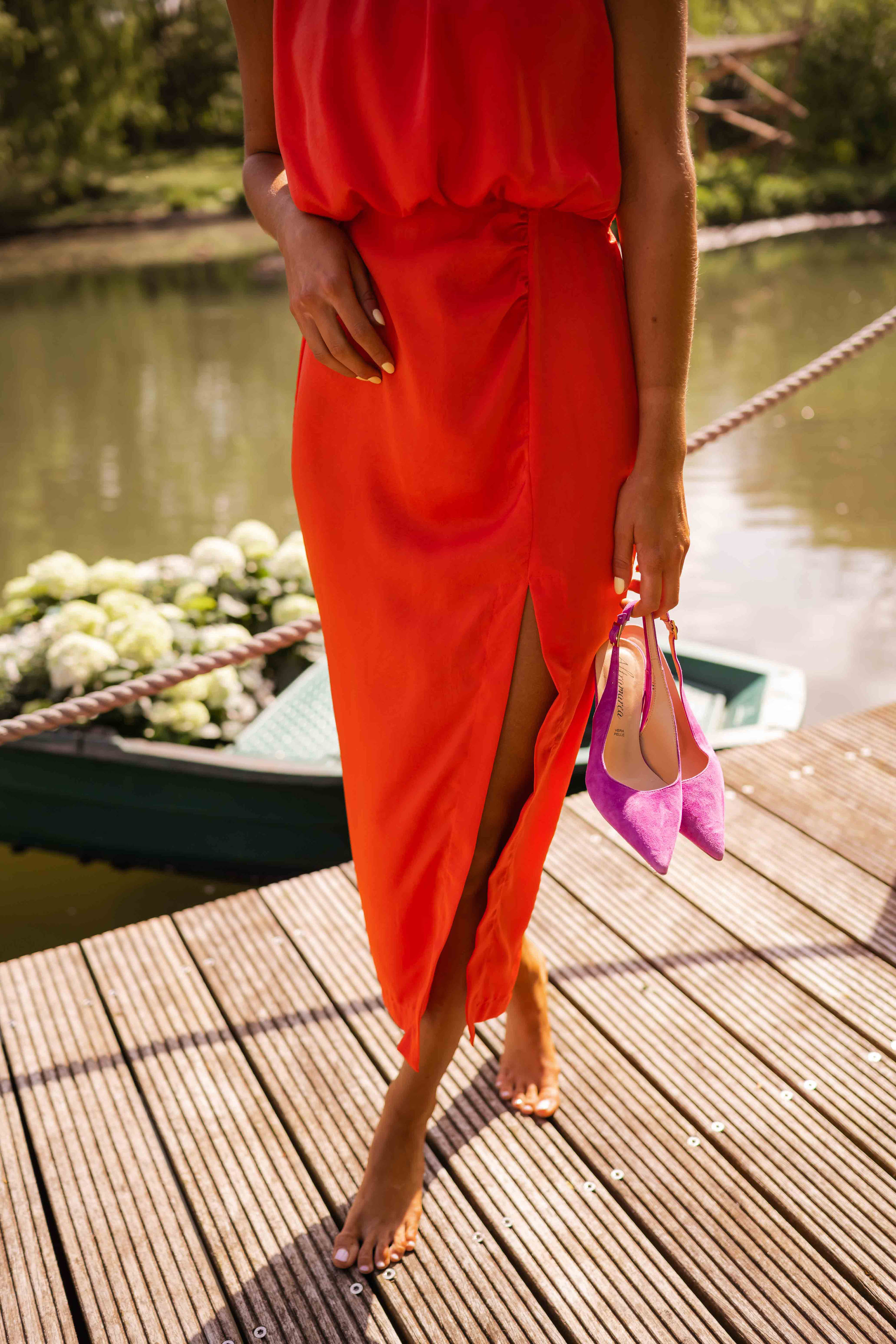 Leonie™ | Robe midi sans manches à col montant