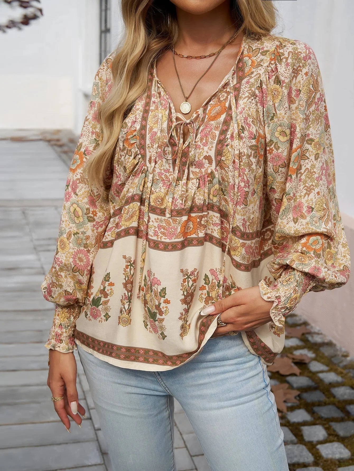 Chloé – La chemise qui danse avec le vent