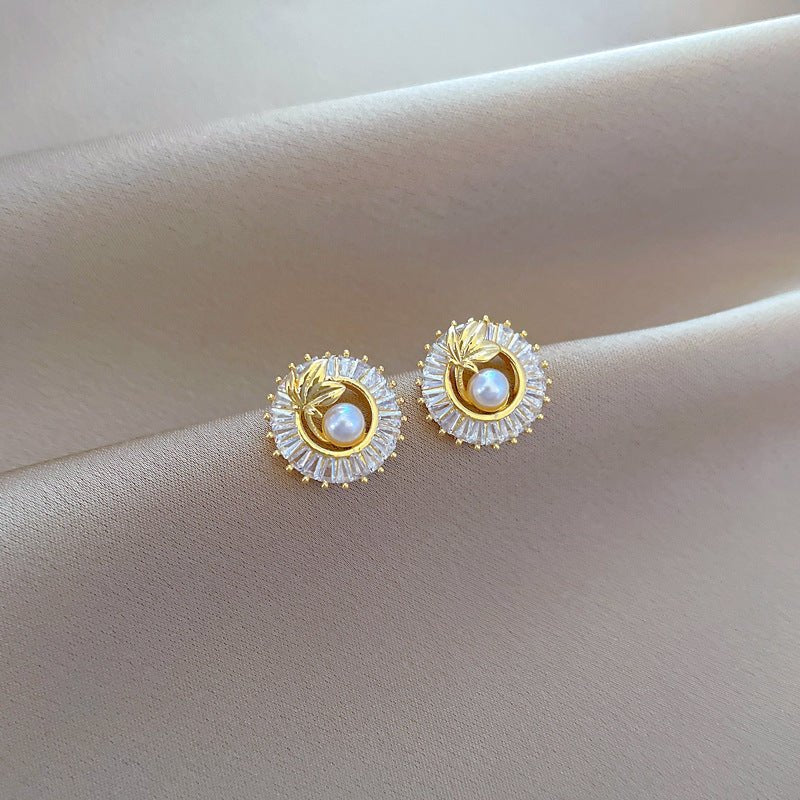 Fashion Jewelry Square Full Diamond Personalized Round Ring Leaves Necklace And Earrings Suite - ÉclairNoir