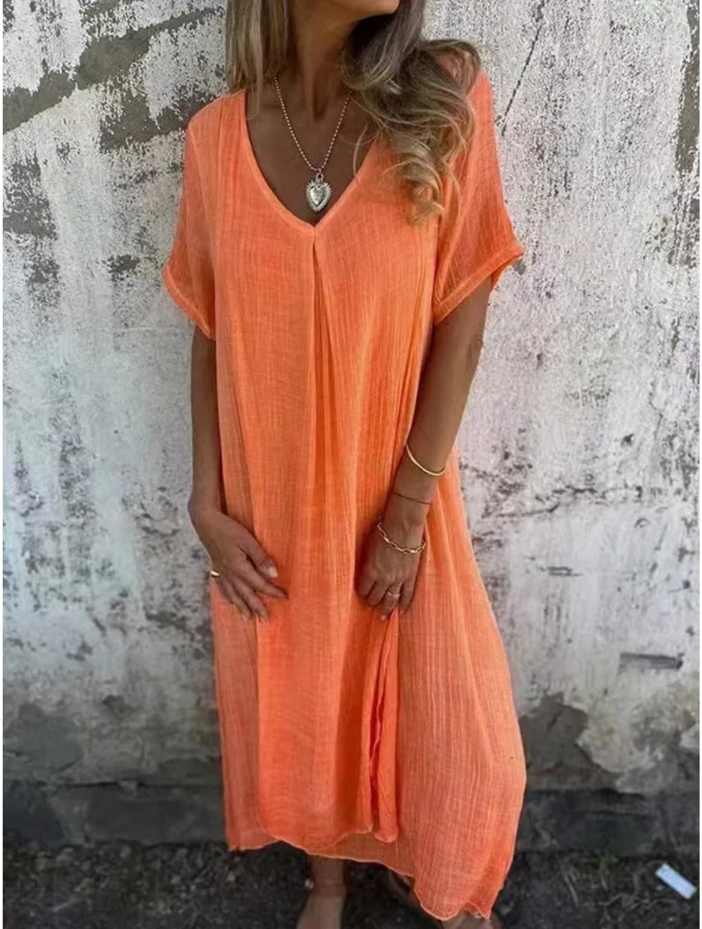 Ria™ | Robe confortable à col en V