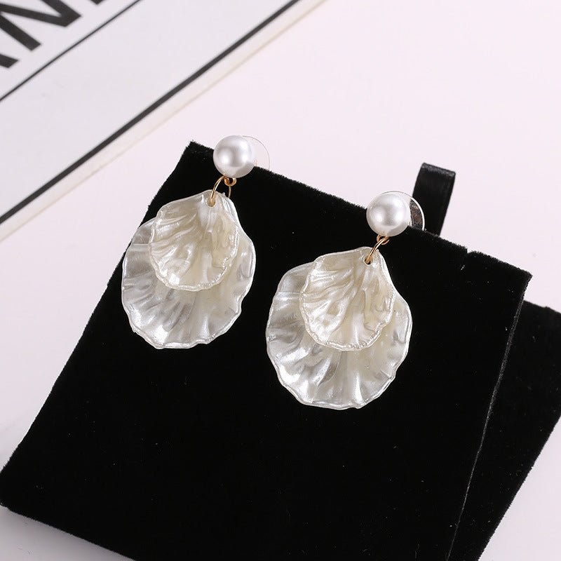 New Style Pearl Shell Earrings For Ladies - ÉclairNoir