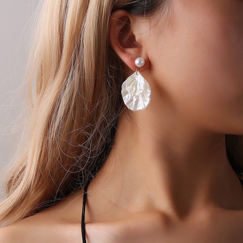 New Style Pearl Shell Earrings For Ladies - ÉclairNoir